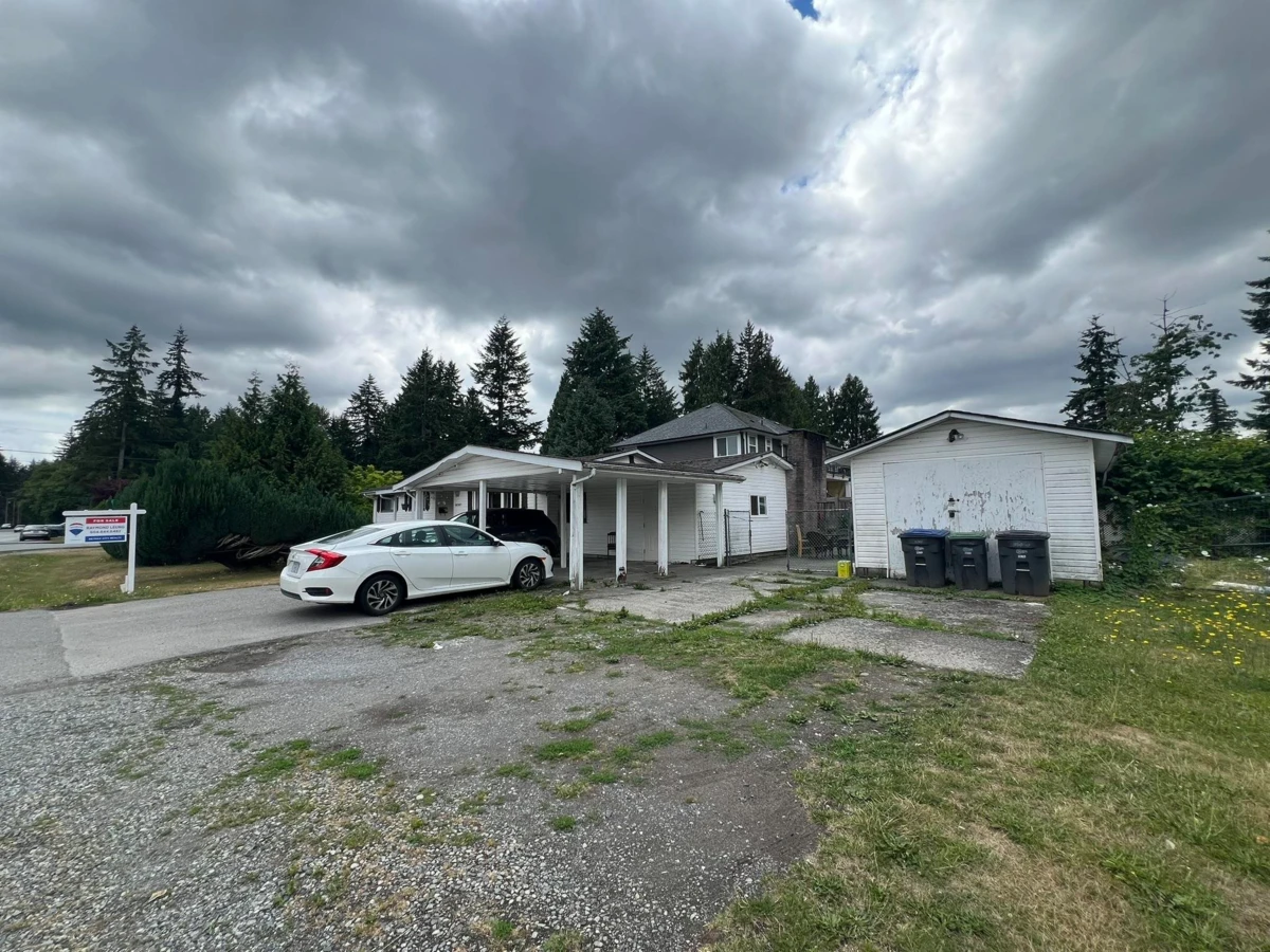 Living Room Photo of 10307 146 Street, Surrey, BC