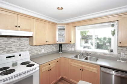 Primary Bathroom Photo of 30688 Steelhead Court, Abbotsford, BC