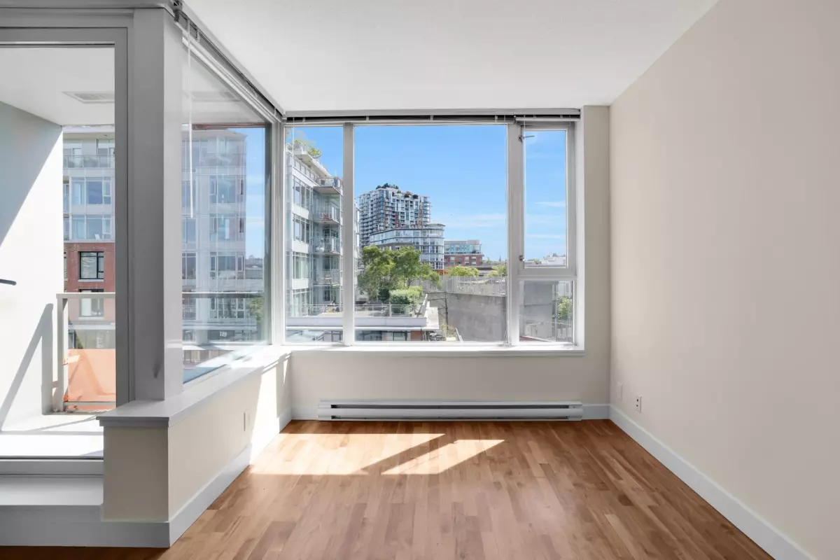 Living Room Photo of 803 251 E 7th Avenue, Vancouver, BC