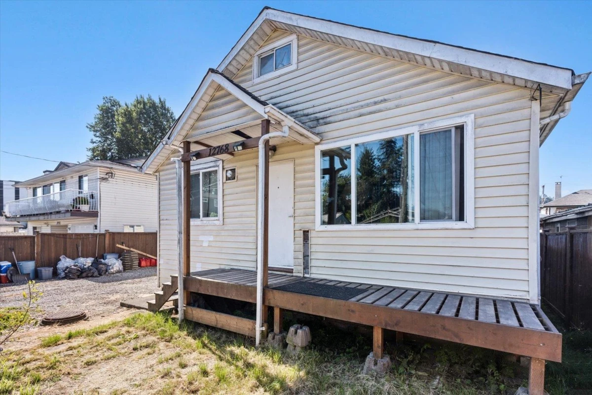 Family Room Photo of 12768 112b Avenue, Surrey, BC