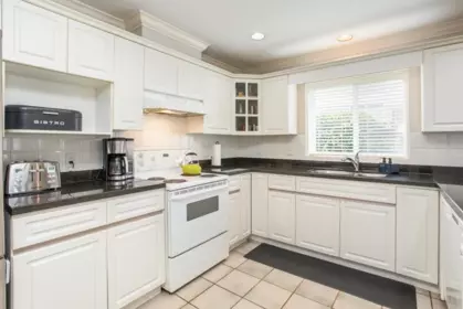 Kitchen Island Photo of 380 55a Street, Delta, BC