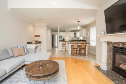 Loft / Bonus Room Photo of 380 55a Street, Delta, BC