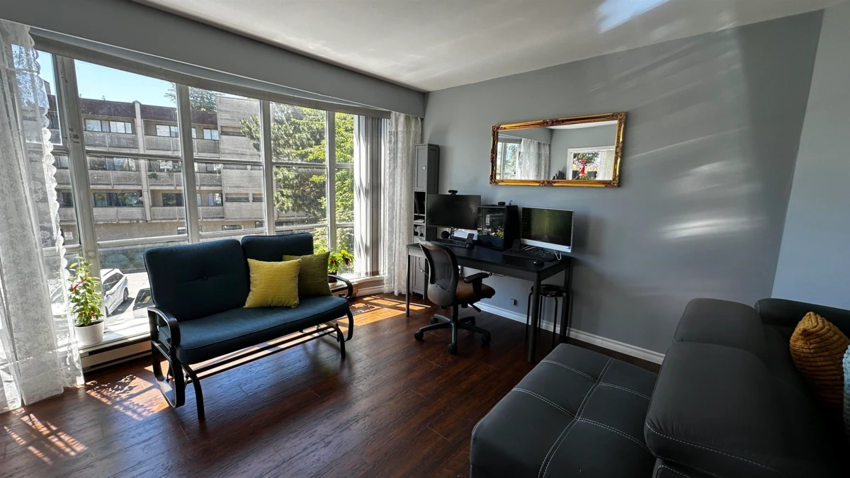 Dining Area Photo of 220 5500 Arcadia Road, Richmond, BC
