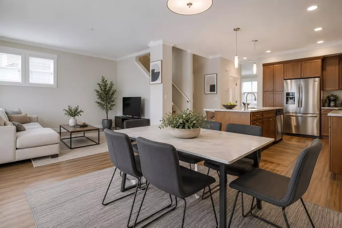 Dining Area Photo of 5 7157 210 Street, Langley, BC