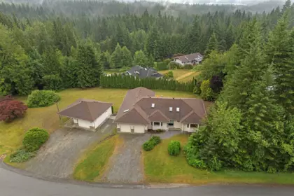 Community Amenities Photo (Clubhouse) of 27660 128 Avenue, Maple Ridge, BC