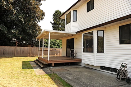 Swimming Pool Photo of 19149 117b Avenue, Pitt Meadows, BC
