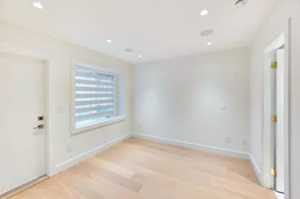 Basement Recreation Room Photo of 806 Montroyal Boulevard, North Vancouver, BC