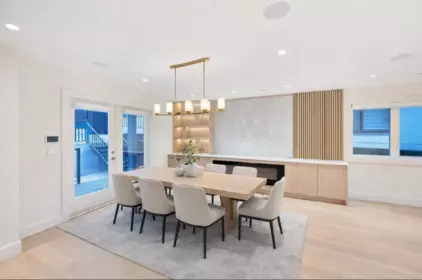 Kitchen Photo of 806 Montroyal Boulevard, North Vancouver, BC