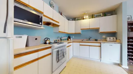 Kitchen Island Photo of 1489 Judd Road, Squamish, BC