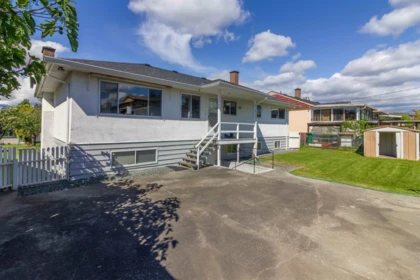 Garden / Landscaping Photo of 4810 Fairlawn Drive, Burnaby, BC