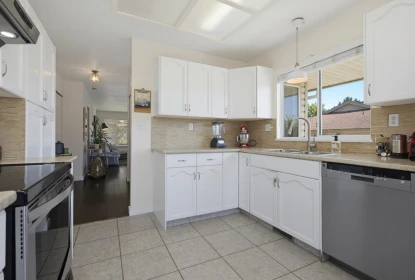 Breakfast Nook Photo of 45 2023 Winfield Drive, Abbotsford, BC