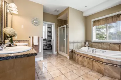 Entry Foyer Photo of 43052 Keith Wilson Road, Sardis - Greendale, BC