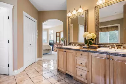 Hallway Photo of 43052 Keith Wilson Road, Sardis - Greendale, BC