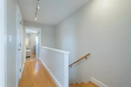Hallway Photo of 5603 Willow Street, Vancouver, BC