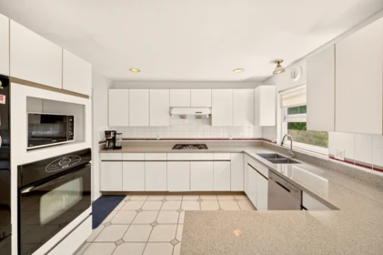 Kitchen Photo of 22637 Fraserbank Crescent, Richmond, BC