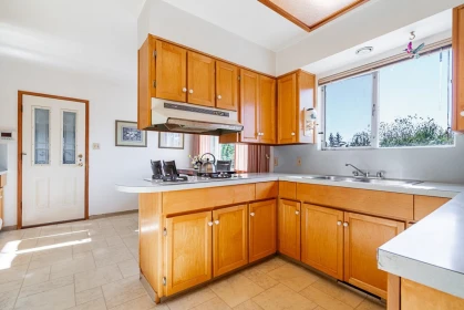 Breakfast Nook Photo of 33172 Hill Avenue, Mission, BC
