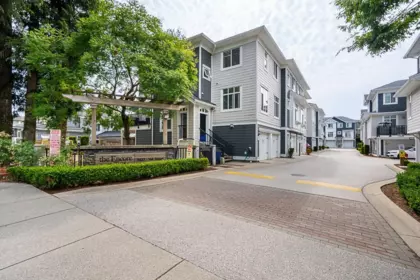 30 8433 164 Street, Surrey, BC, Surrey — Townhouse for sale