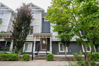 30 8433 164 Street, Surrey, BC, Surrey — Townhouse for sale