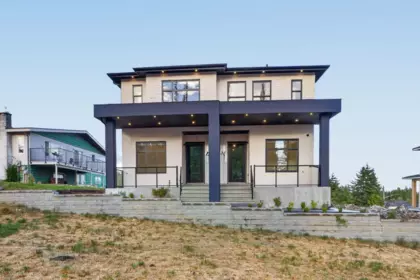 102 5642 144 St Street, Surrey, BC, Surrey — Half Duplex for sale