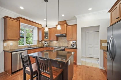 Kitchen Photo of 18045 70a Avenue, Surrey, BC