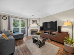 7 828 W 16th Street, North Vancouver, BC