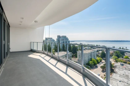 Hallway Photo of 1405 1475 Foster Street, Surrey, BC