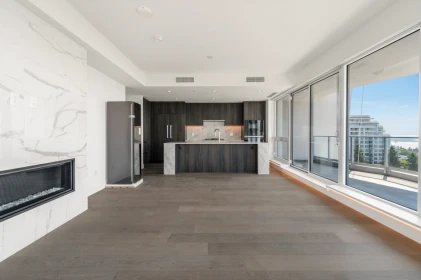 Kitchen Island Photo of 1405 1475 Foster Street, Surrey, BC