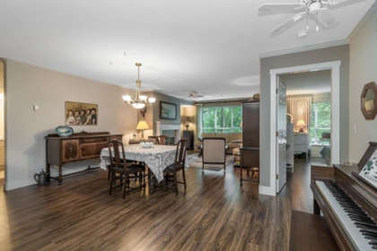 Kitchen Photo of 207 13860 70 Avenue, Surrey, BC