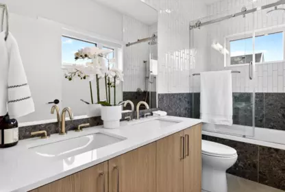 Kitchen Photo of 1 2741 E 7th Avenue, Vancouver, BC
