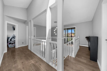 Entry Foyer Photo of 16212 56 Avenue, Surrey, BC