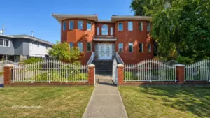 4925 Sidley Street, Burnaby, BC