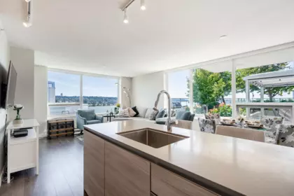 Guest Bathroom Photo of 610 988 Quayside Drive, New Westminster, BC