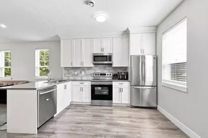 Kitchen Island Photo of 19 2530 Janzen Street, Abbotsford, BC