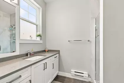 Primary Bathroom Photo of 19 2530 Janzen Street, Abbotsford, BC