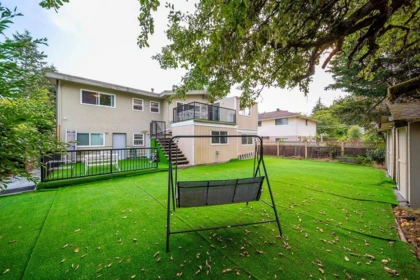 Family Room Photo of 6071 Drewry Crescent, Richmond, BC
