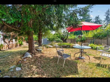 Hot Tub / Spa Photo of 4326 Rumble Street, Burnaby, BC