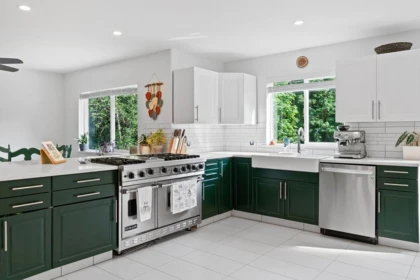 Kitchen Island Photo of 14605 Squamish Valley Road, Squamish, BC
