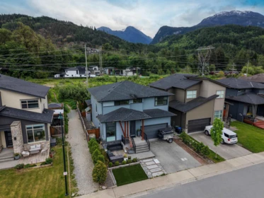 Hot Tub / Spa Photo of 39224 Cardinal Drive, Squamish, BC