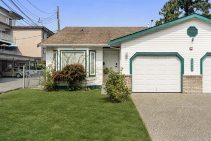 1&2 46043 Mellard Avenue, Chilliwack, BC, Chilliwack — Duplex for sale