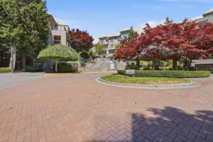409A 301 Maude Road, Port Moody, BC, Port Moody — Apartment/Condo for sale