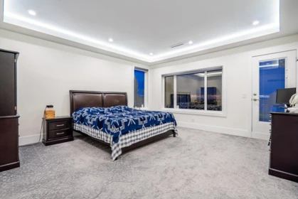 Entry Foyer Photo of 10490 125a Street, Surrey, BC