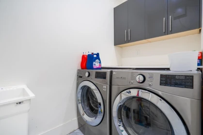 Laundry Room Photo of 10490 125a Street, Surrey, BC