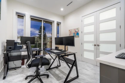 Office / Den Photo of 10490 125a Street, Surrey, BC