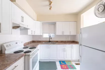 Kitchen Island Photo of 380 E 58th Avenue, Vancouver, BC