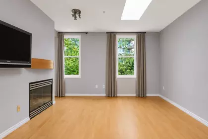 103 108 W Esplanade, North Vancouver, BC, North Vancouver — Apartment/Condo for sale
