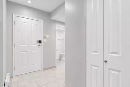 Mudroom Photo of 103 108 W Esplanade, North Vancouver, BC