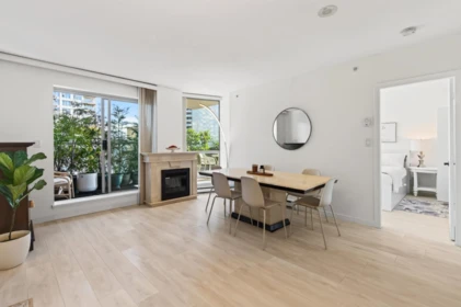 Breakfast Nook Photo of 507 14 Begbie Street, New Westminster, BC