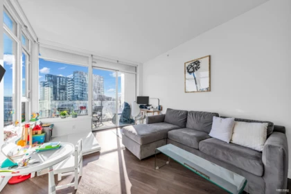 716 3557 Sawmill Crescent, Vancouver, BC, Vancouver — Apartment/Condo for sale