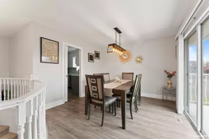 Kitchen Island Photo of 7565 123a Street, Surrey, BC