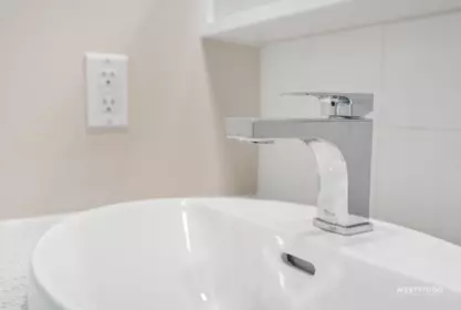 Powder Room Photo of 808 939 Expo Boulevard, Vancouver, BC